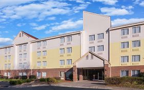 Days Inn By Wyndham Macon I-75 North